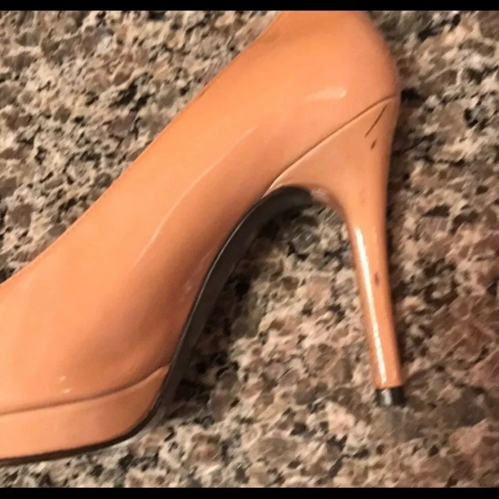 Stuart Weitzman Size 5.5 Cream Colored Heels - Picture 7 of 8